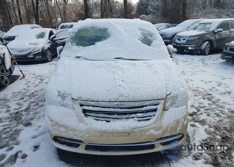 2011 Chrysler Town & Country Touring-L из США, поврежденный, VIN 2A4RR8DGXBR734344